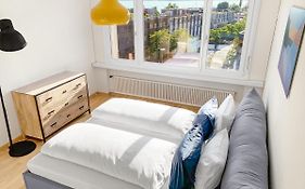 Lake View Business Apartment